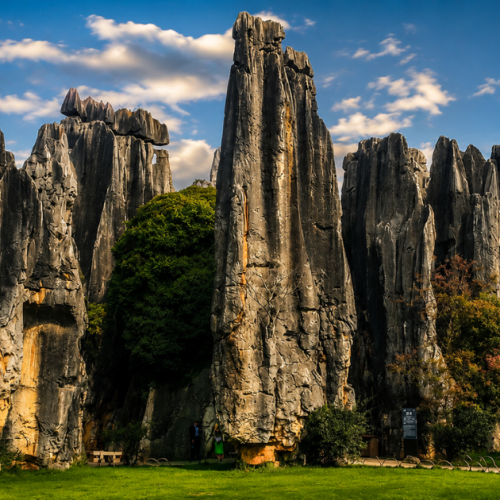 8D6N THE NATURAL & ANCIENT CHARMS OF YUNNAN